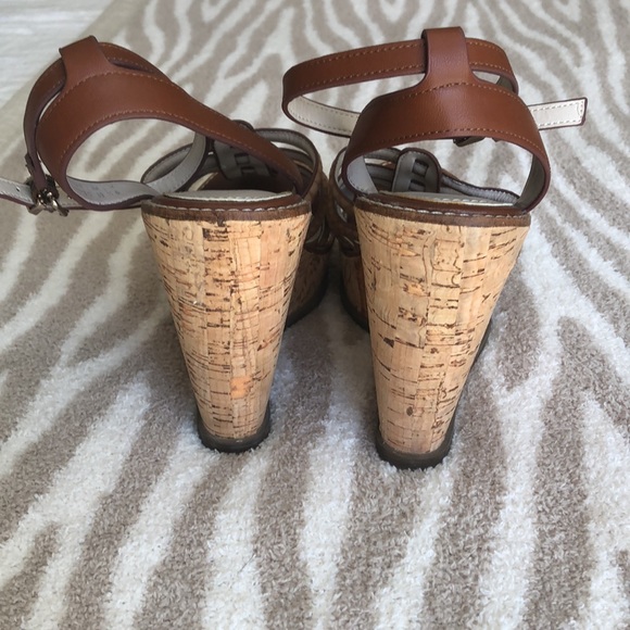 Tan Brown wedge sandals. Size 8.5.  Aldo platform high heeled strappy - Picture 2 of 4